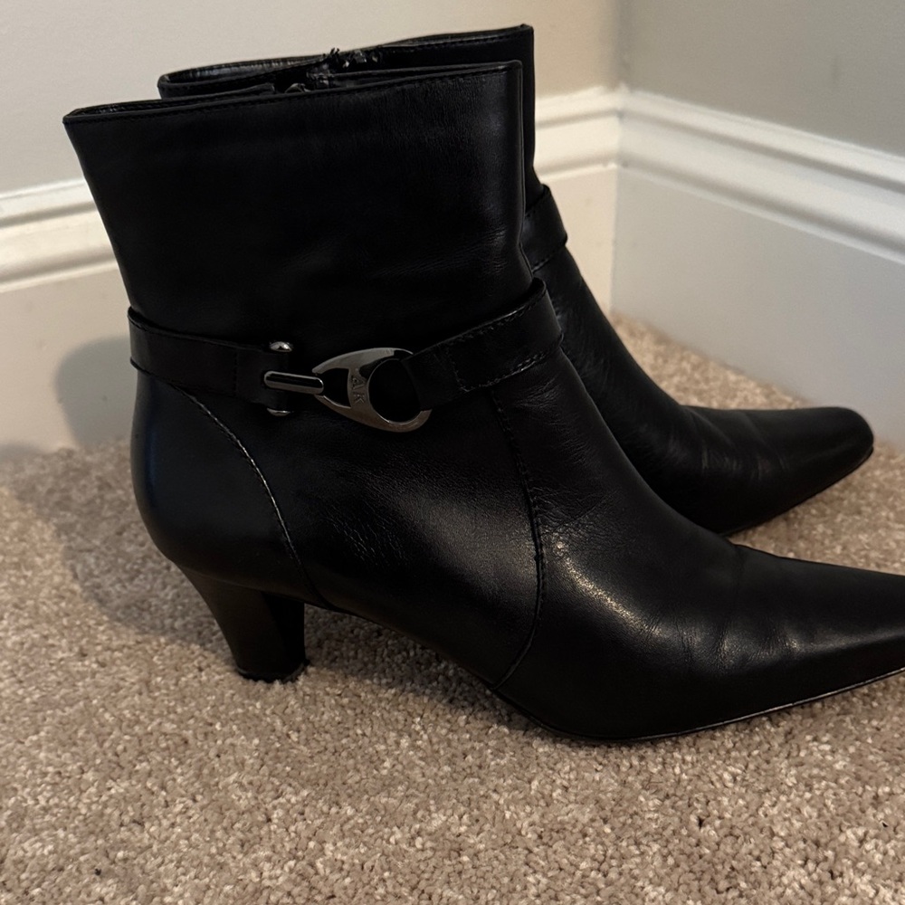 Anne Klein Black Heeled Boots